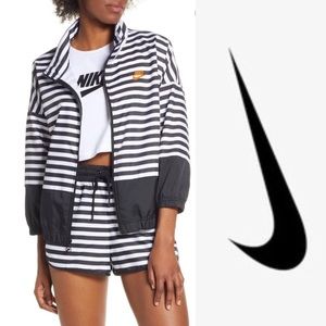 Nike black and white striped wind breaker NWT
